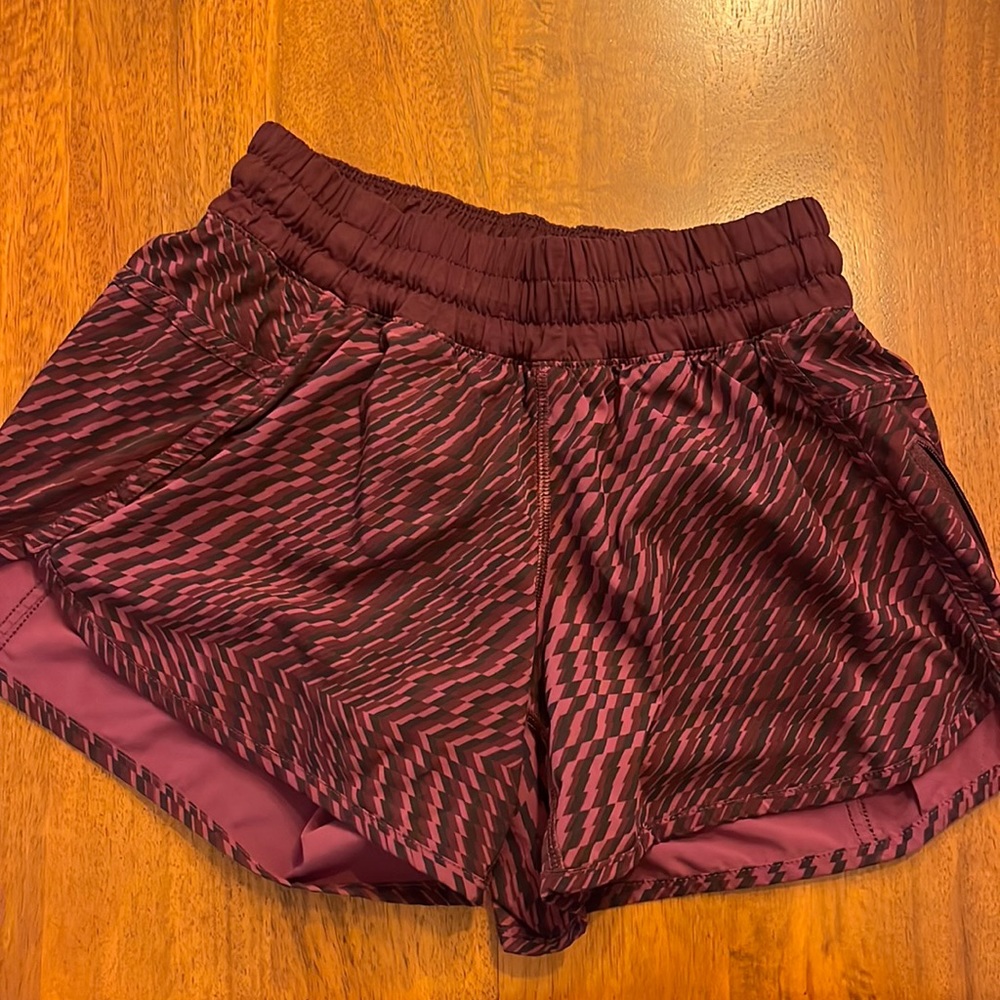 Lululemon Tracker shorts size 4
